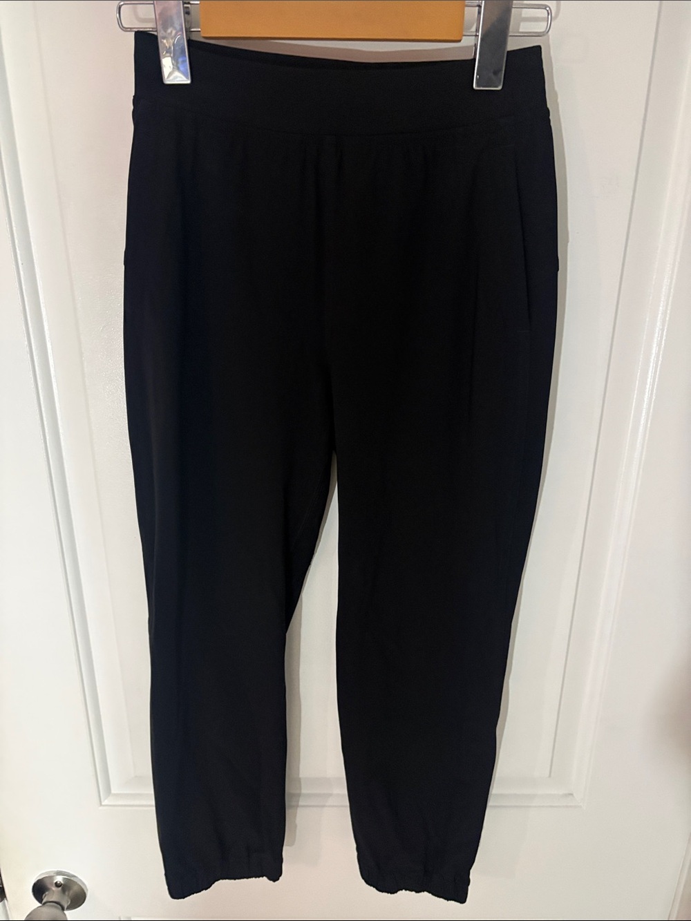 lululemon athletica Black Relaxed Jogger Capri Pants